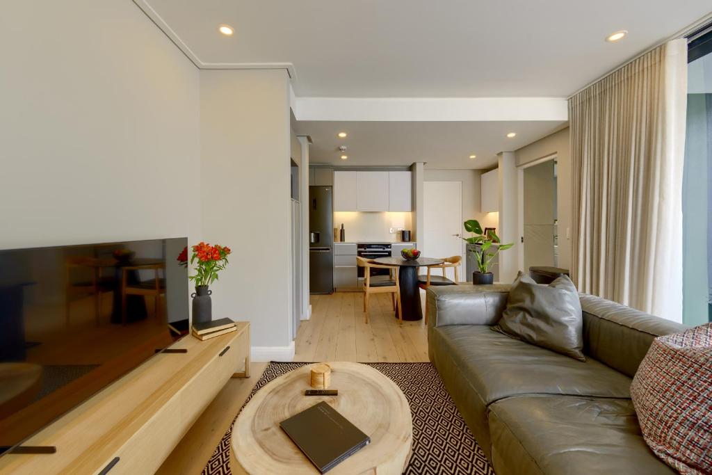 7 on Bantry Luxury Residence 305