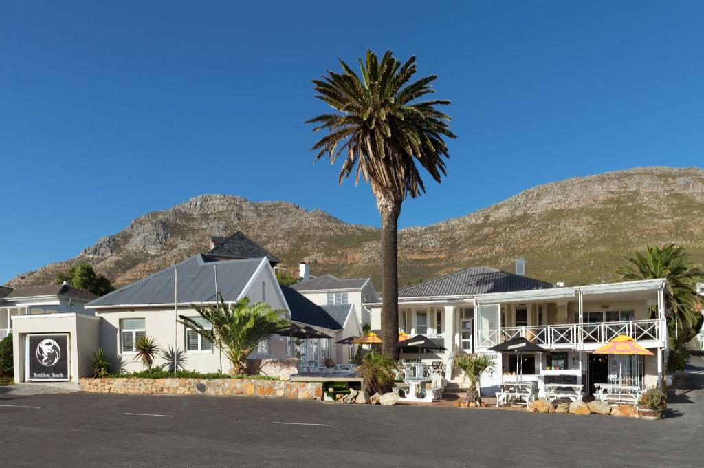 Boulders Beach Hotel, Cafe and Curio shop