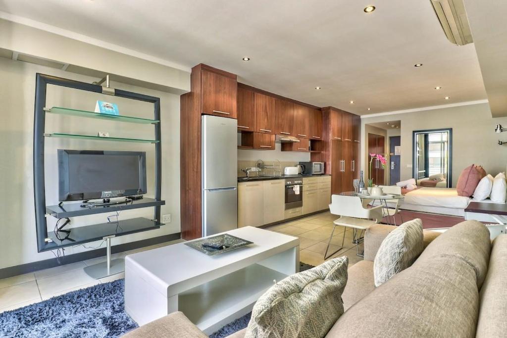 City Apartment, close to V&A - Views, WIFI+Parking