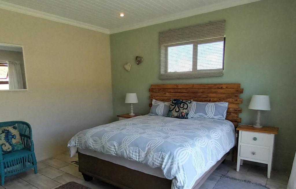 En-suite, private room, free WIFI in Plett