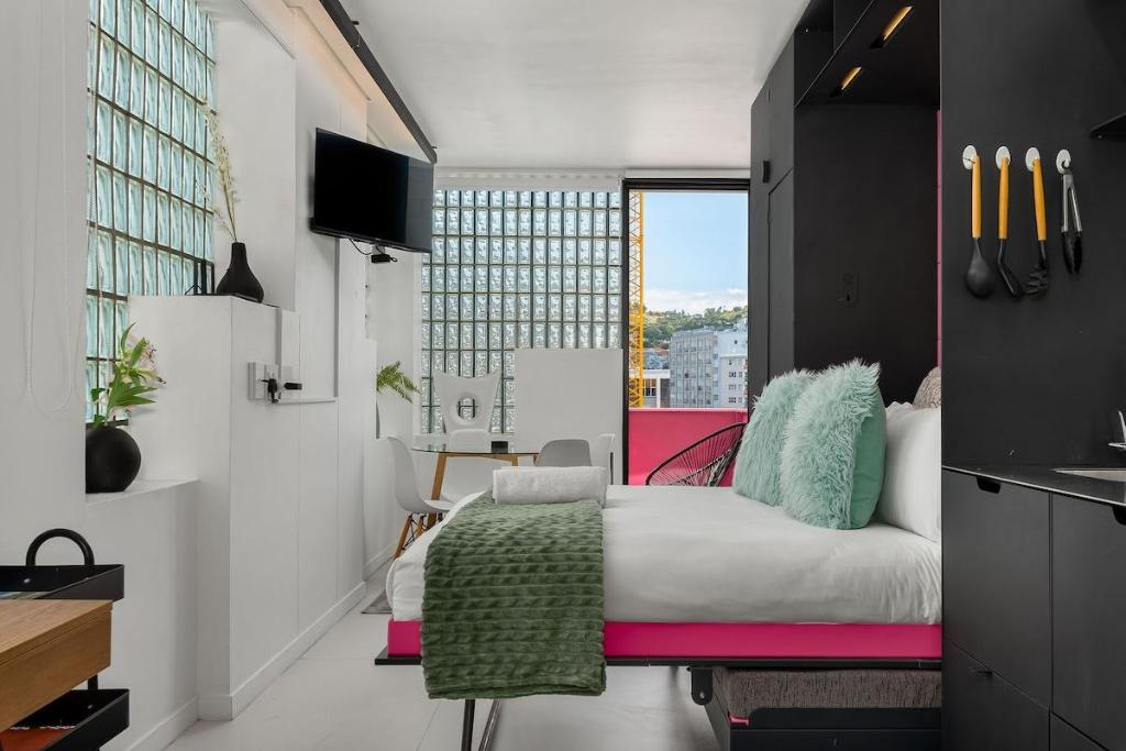 Fresh & Colorful Studio in CPT