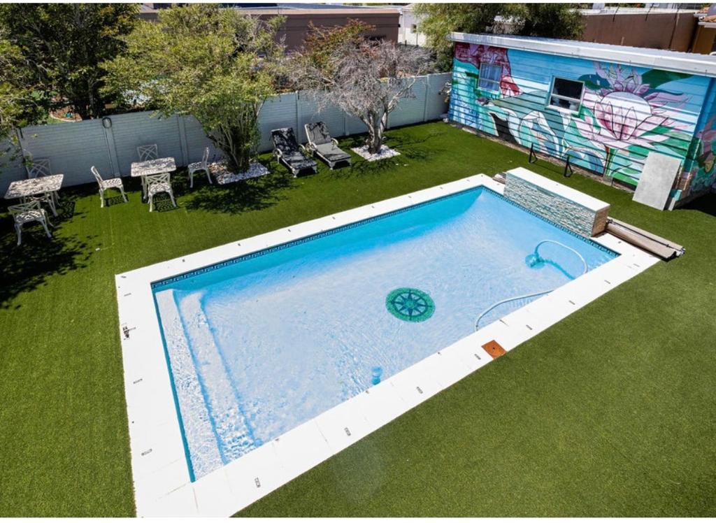 HOUSE 72