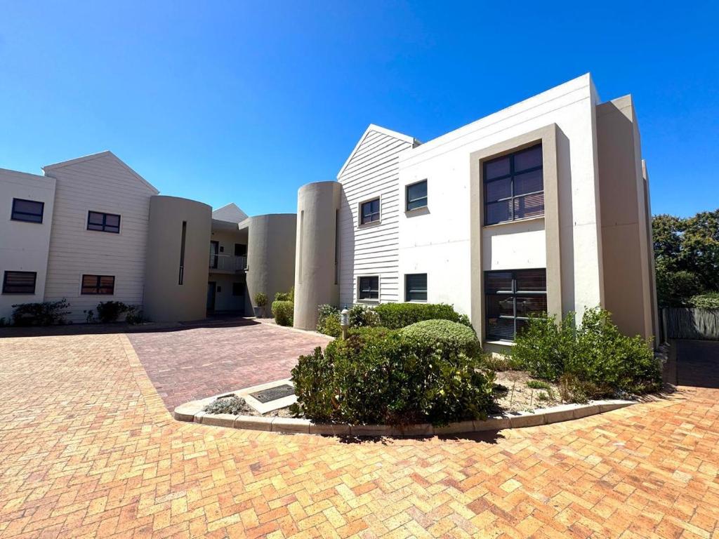 Langebaan at 107 Ellefsen