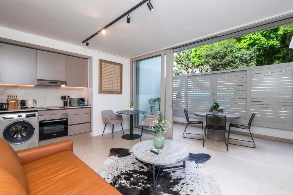 Luxury at The Braemar, Green Point