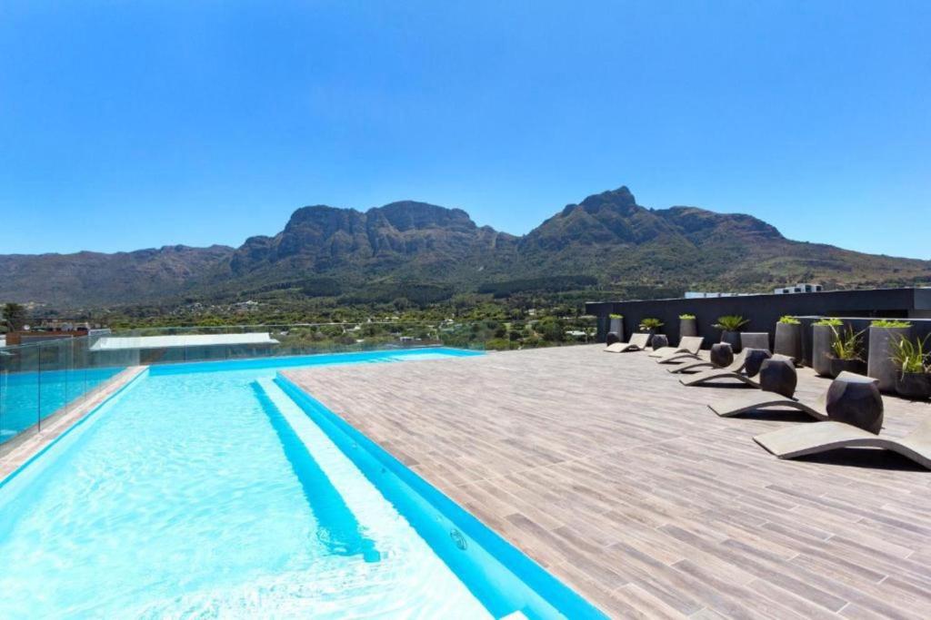 Newlands Peak Aparthotel 904
