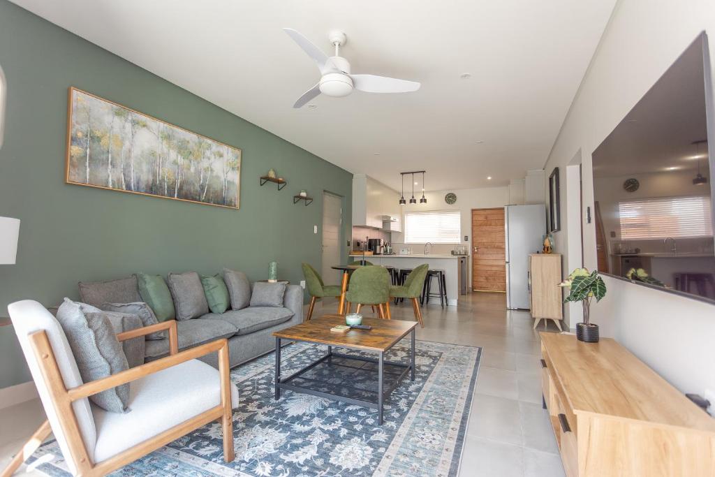 No 19 at 1 on York - luxury townhouse