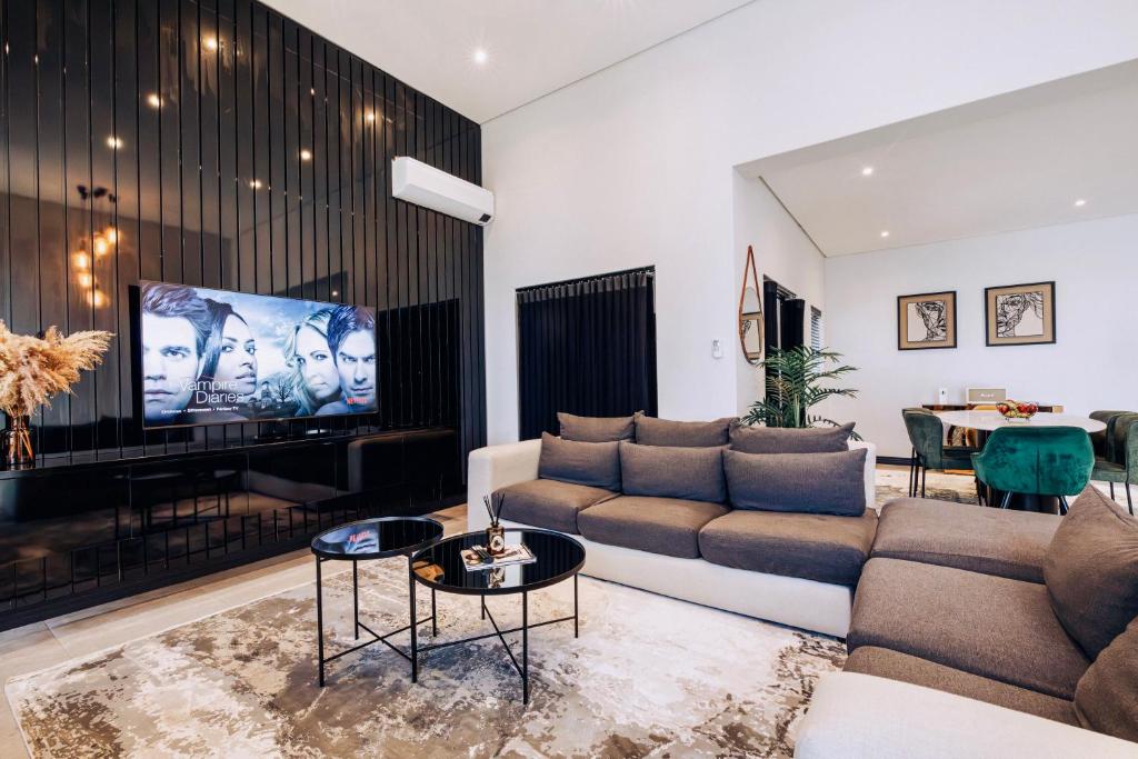 Phoenix Home