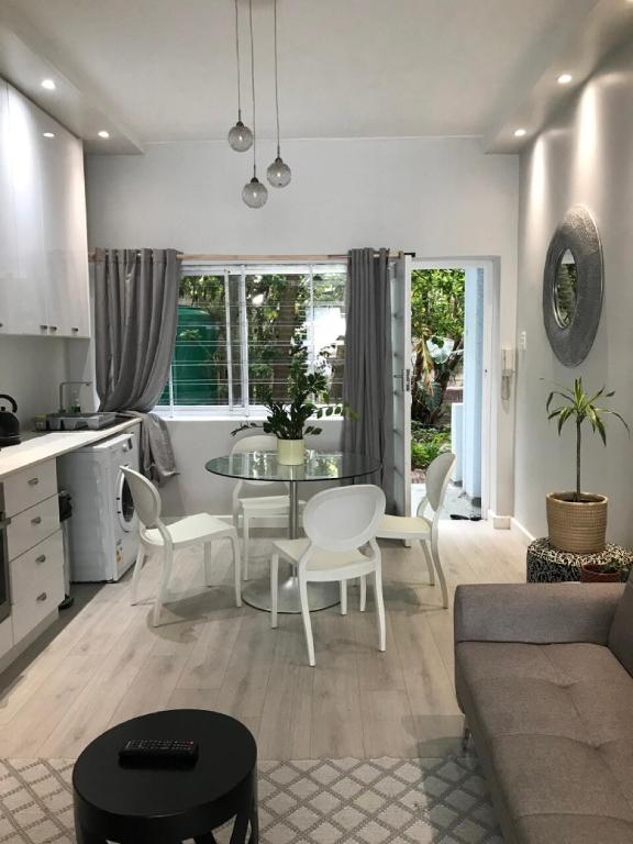 Seapoint Studio close to beach