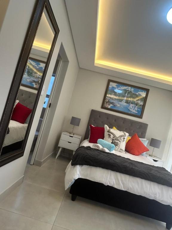 Serenity suite 6 minutes away from the beach