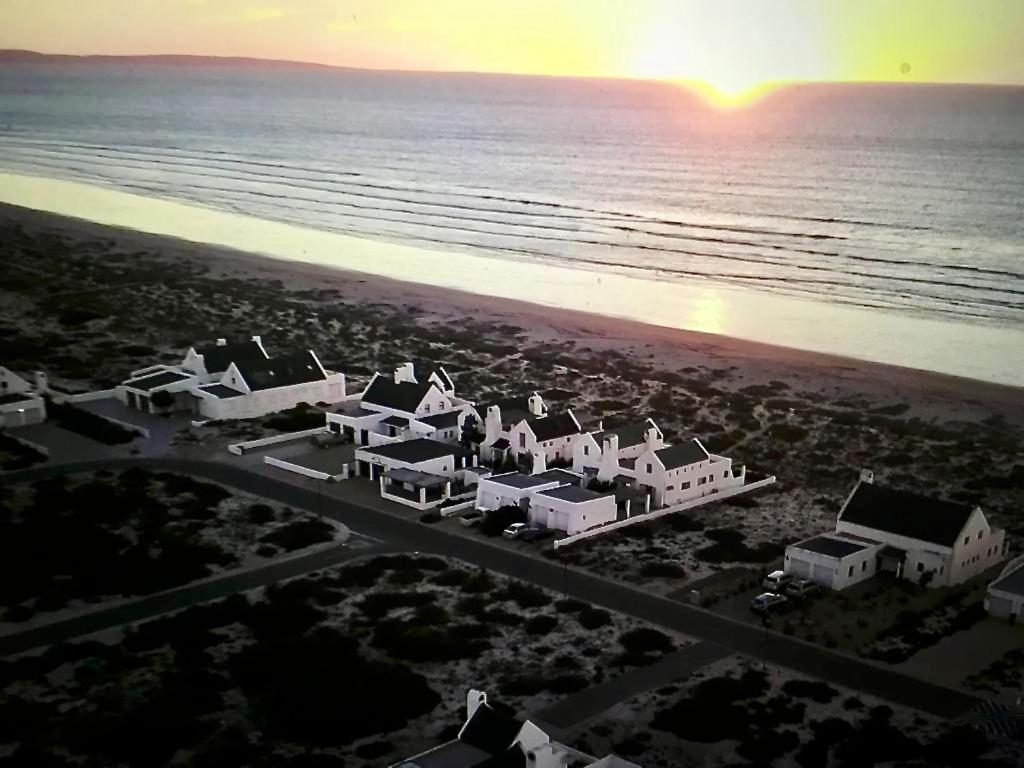 Skuurtjies - Beach Front Holiday