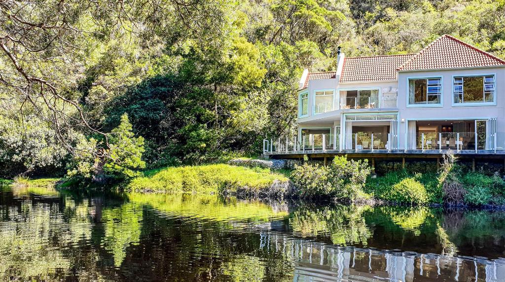 Sleep on the banks of the Kaaimans River