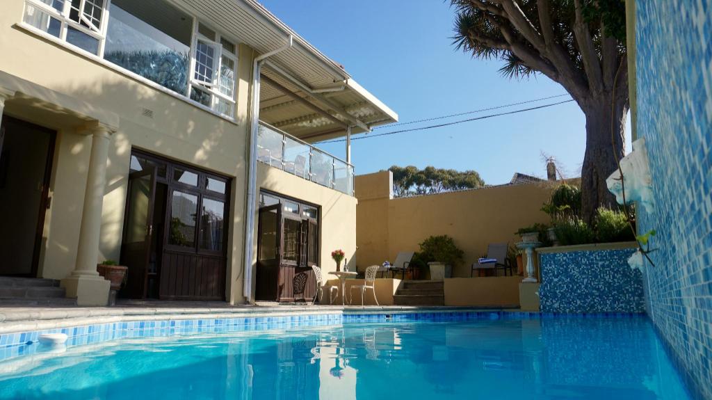 Sundown Manor Guesthouse