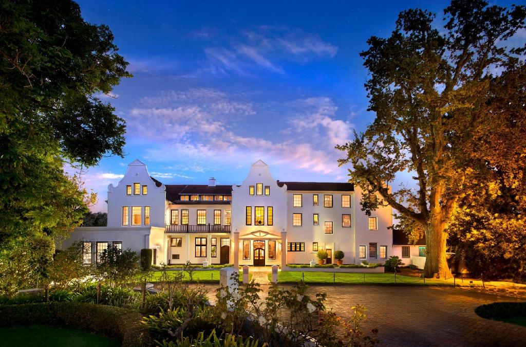 The Cellars Hohenort Hotel